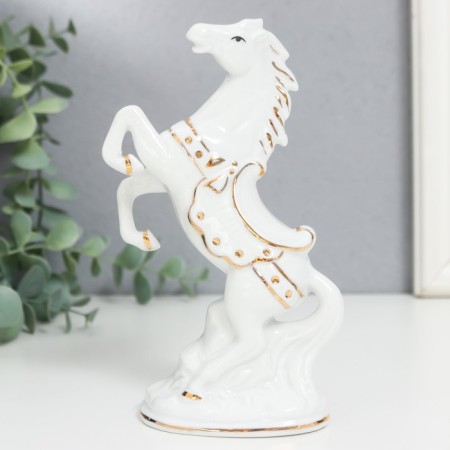 Souvenir Ceramics "Horse on the Highs" White with gold, 16x9x4.8 cm