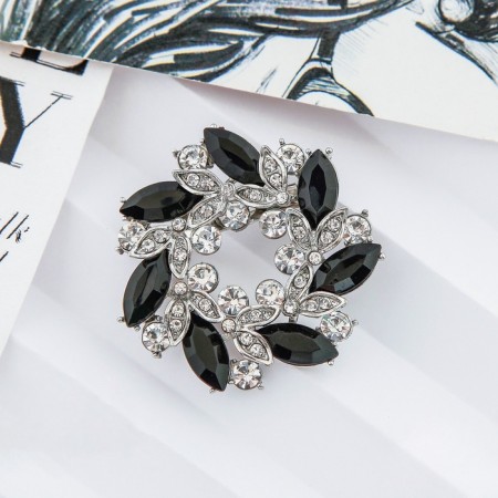 Brooch "Circle of twisted", black and white color in silver-2