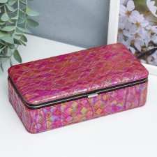Casket to the leatherette for jewelry 