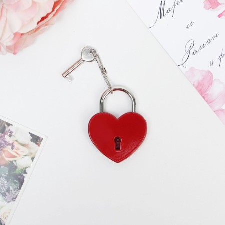 Wedding castle with the key "Together forever."-3