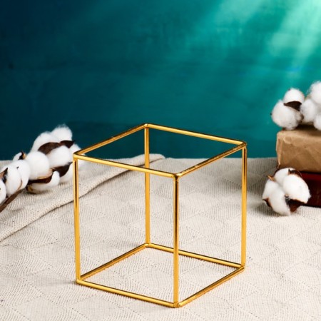 Pot on the stand "Cube" on the gold stand 17x12x12cm-2