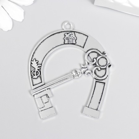 Decor for creativity Metal "Snowstock with a key" silver 6.2x5.1 cm