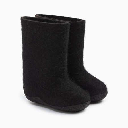 Baby boots with rubber sole, black color, size 29