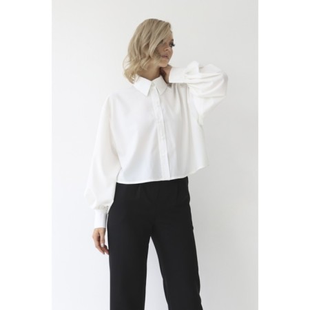 Female blouse with lush sleeve, size 44-1