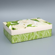 The box is folding, the lid is, “from March 8”, 30 x 20 x 9 cm without a window