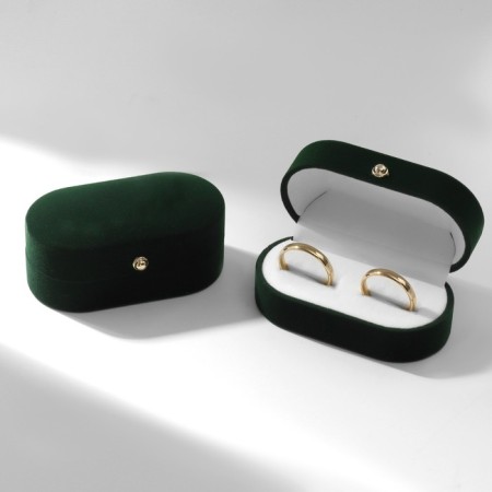 Velvet case for earrings/rings, “elongated oval” 7.5 × 4, green color, white insert-1