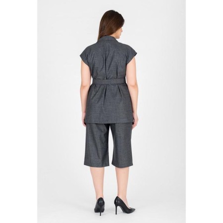 Shorts and sleeveless jacket women, size 46-5