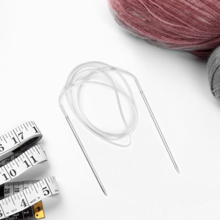 The knitting needles are circular, for knitting, with a plastic fishing line, D = 2.8 mm, 100 cm-1