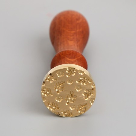 Printing for wax with a wooden handle "Flower" 9x2.5x2.5 cm-1