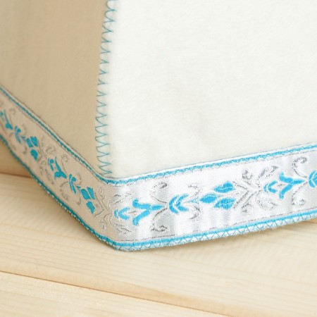 Saucheele cap for a bathhouse, white-1