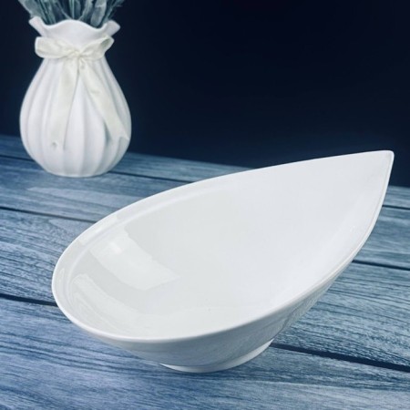 Oval Lenardi Bianco salad, length 28 cm