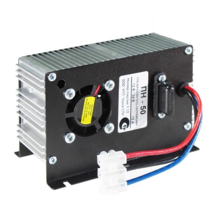 The voltage converter is pennileed PN-50, 12/24 V, 10 A-1