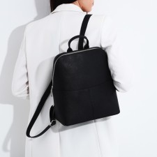 A backpack with a zipper, 