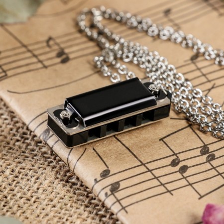 Music Life 4 Harly Harly, 8 tones, 3.5x1.5x1cm, chain 28cm, black