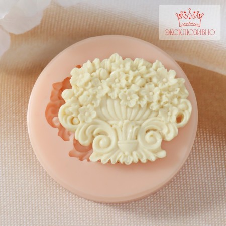 Mold Silicon "Vase with flowers" 4.4x3.7x0.5 cm