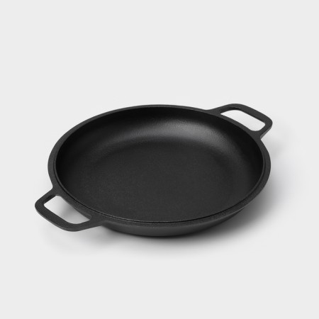 Cast iron pan Wild Kitchen, 6 liters, with a lid-skid, a shoulder blade and a sponge in the kit-6