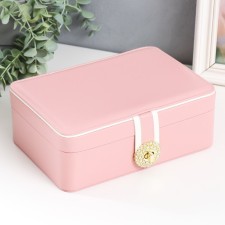 Casket to the leatherette for jewelry 