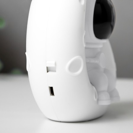 Table lamp "Astronaut on the Moon" LED 3W USB AKB White 13x5x26 cm Risalux-9