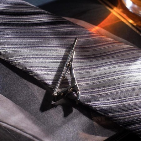 Clime for a steel tie "Classic" rounded with enamel, black color in silver-1