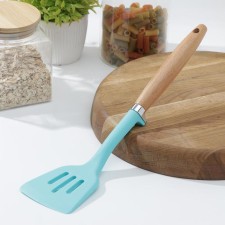 Shovels with slots of the share 