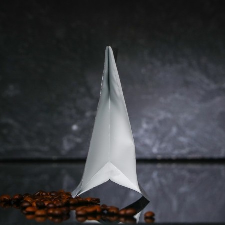A package for coffee, tea, eight -shirt with a flat bottom, black, 13.5 x 14.5x 8 cm, 300 μm-1