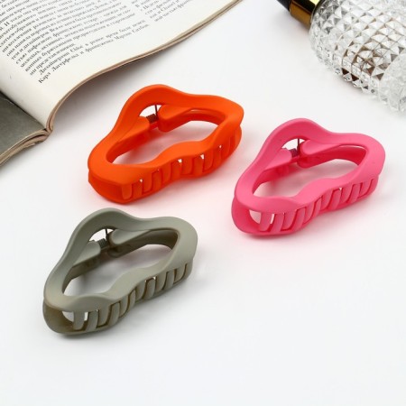 Hair crab "Leon" oval of matte geometry, 8.5 cm, mix-1