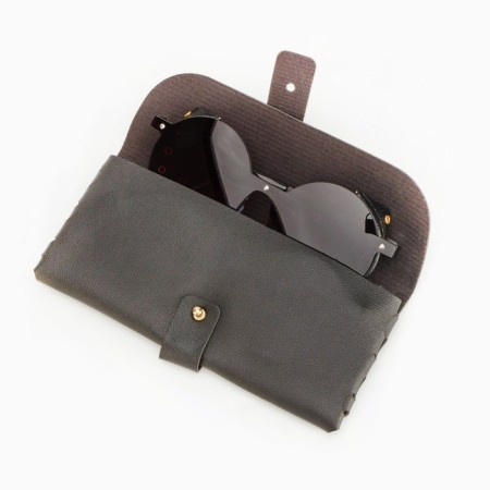 Sunscreen glasses, UV 400, leather curtains, pipe 14.7 cm, width 14.4 cm, lens 7 x 5.5 cm-6