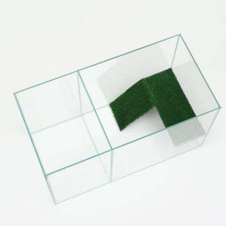 Aquarium is a terrarium with a lid and a bridge, 35 liters, 50 x 25 x 30 cm, black-3