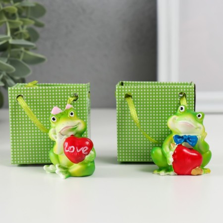 Souvenir Polystone "Frog in love" MIX 3x4.3x4.5 cm-1
