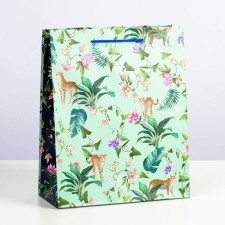 A set of gift packages 