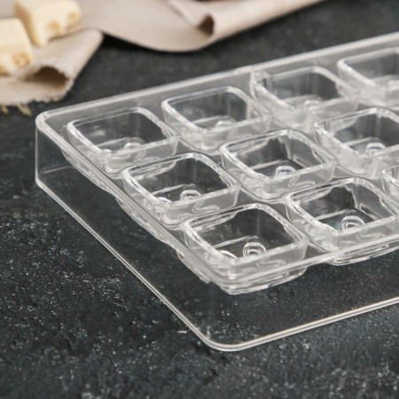 Konfinetta chocolate form "Clover", 27.5 × 17.5 × 2.5 cm, 21 cells (2.5 × 2.5 × 1 cm)-1