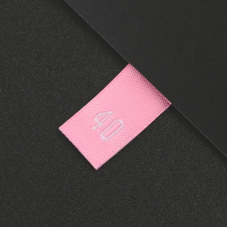 Textile strip "40", 4.6 x 1.1 cm, pink color