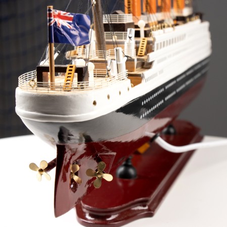 Sugrian ship "Titanic" 60*23*7cm-4