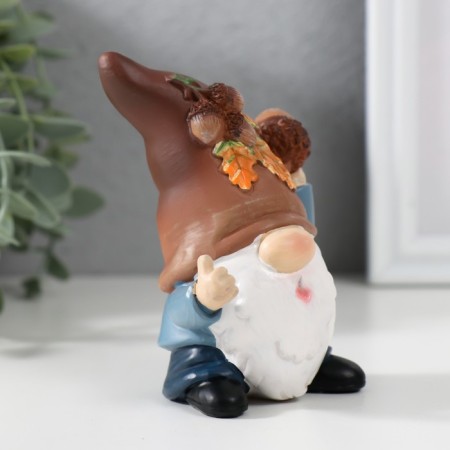 Polystone souvenir "Gnomic with stoolen" 7.5x5x10 cm-1