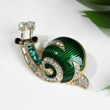 Brooch "Snail", white-green color in gold-2