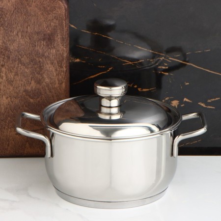 Classic-Prima pan, 1.5 l, d = 16 cm, metal cover, capsule bottom, with a heat distribution layer, silver color