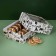 The box is self-assembly, the lid is, with the window, the "best in everything" 14.5 x 14.5 x 6 cm