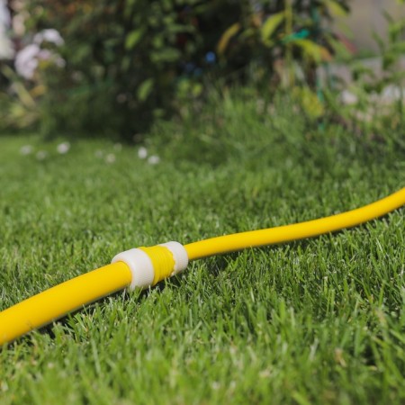 The coupling is transitional, for hoses 5/8 "(16 mm)-3/4" (19 mm), a cane connection, ABS plate, GreenGo-5
