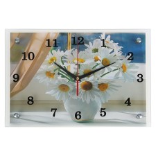 Carty clock is wall, interior 