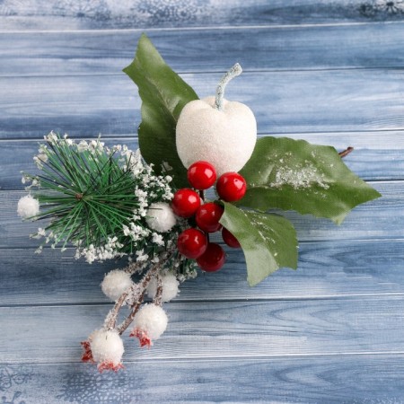 Decor "Winter Miracle" berries and needles 21 cm