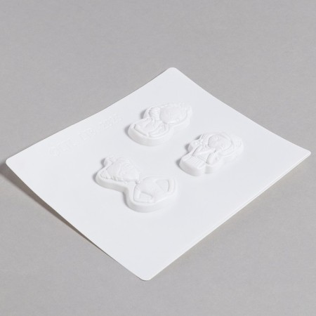 Gypsum magnets. Princess "Princess. Alyonka, Dasha, Vasilisa "-3