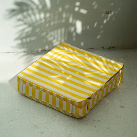 Cambridge pillow-booster, size 40x40x10 cm