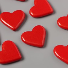 Acrylic beads for the work of “Glad -shaped hearts” red 2.4x2x0.5 cm