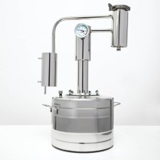 Distilder with a jean-cornea 