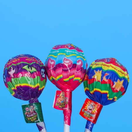 Caramel on a stick in a set with a gift "Lizunets Maxi Lova-Lova" 112 g