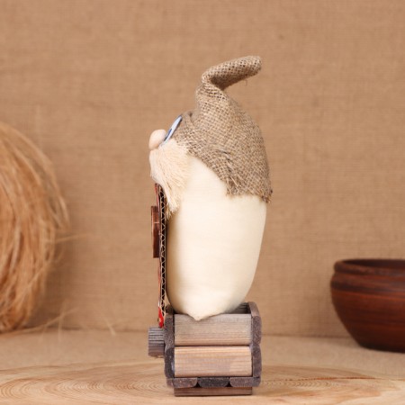 Brownie "Favorite with Gusli", on a chest, 21x11x7 cm-1