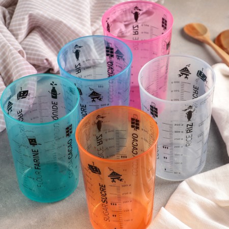 A glass of measured "Fun kitchen", 400 ml, color mix-4