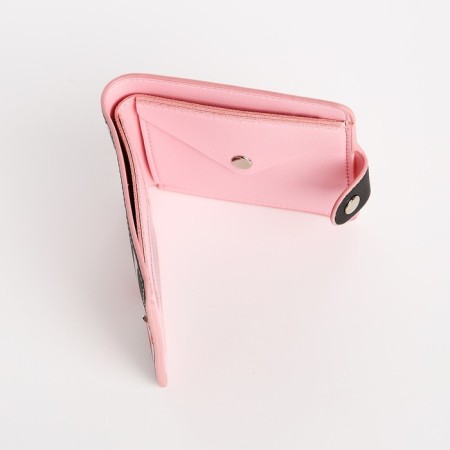 The wallet on the button, the color is gray/red-3