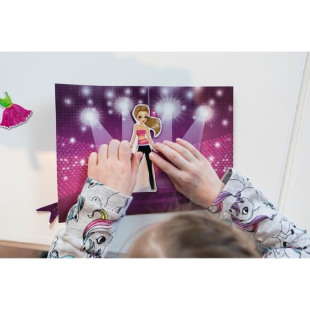 Magnetic game "Dress the doll: super-star"-7