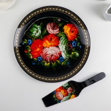 Glass cake with a spatula of the folk motifs, d = 30 cm, blade 26.5 × 7 cm, black color is black